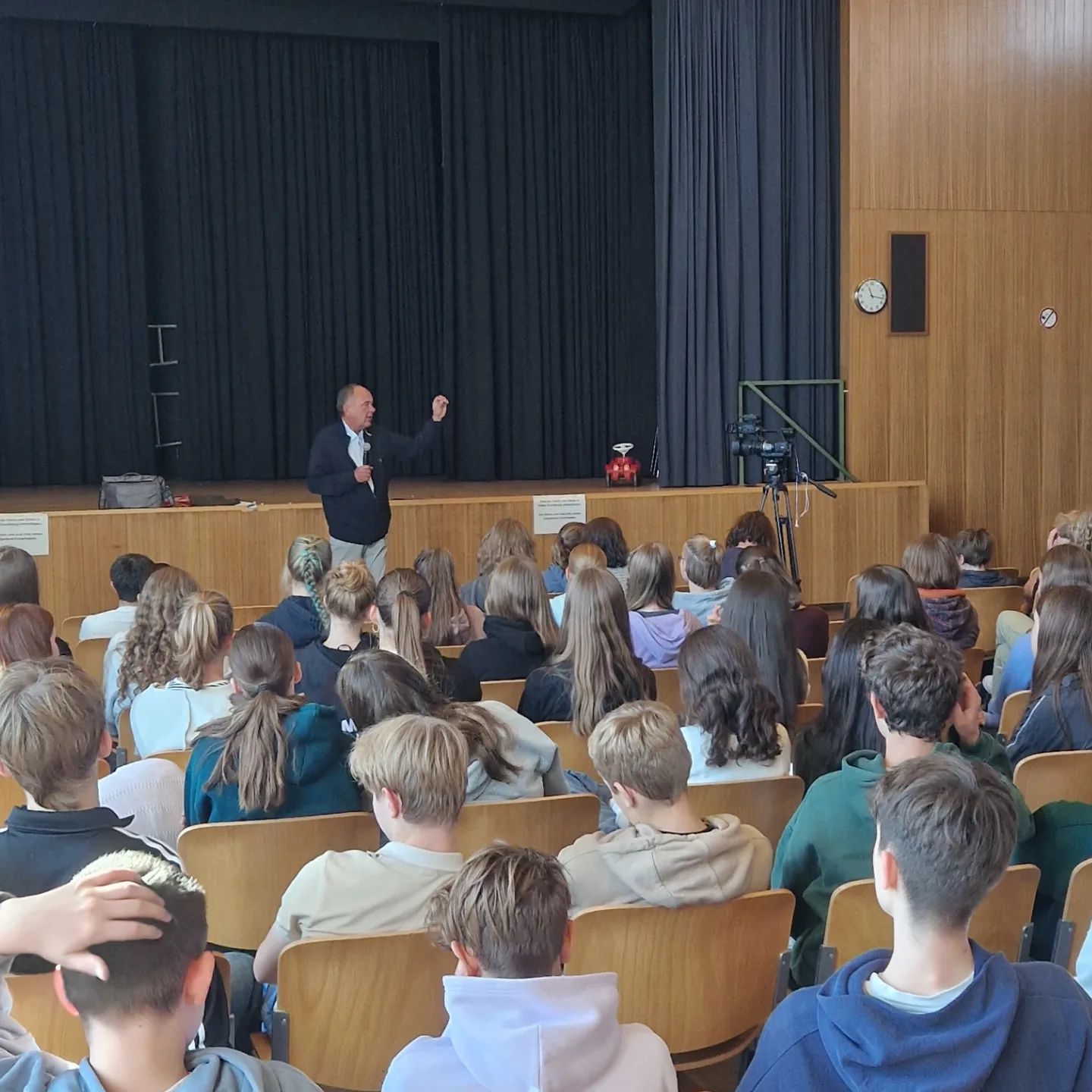 Vortrag von Erhard Holze am Schillergymnasium