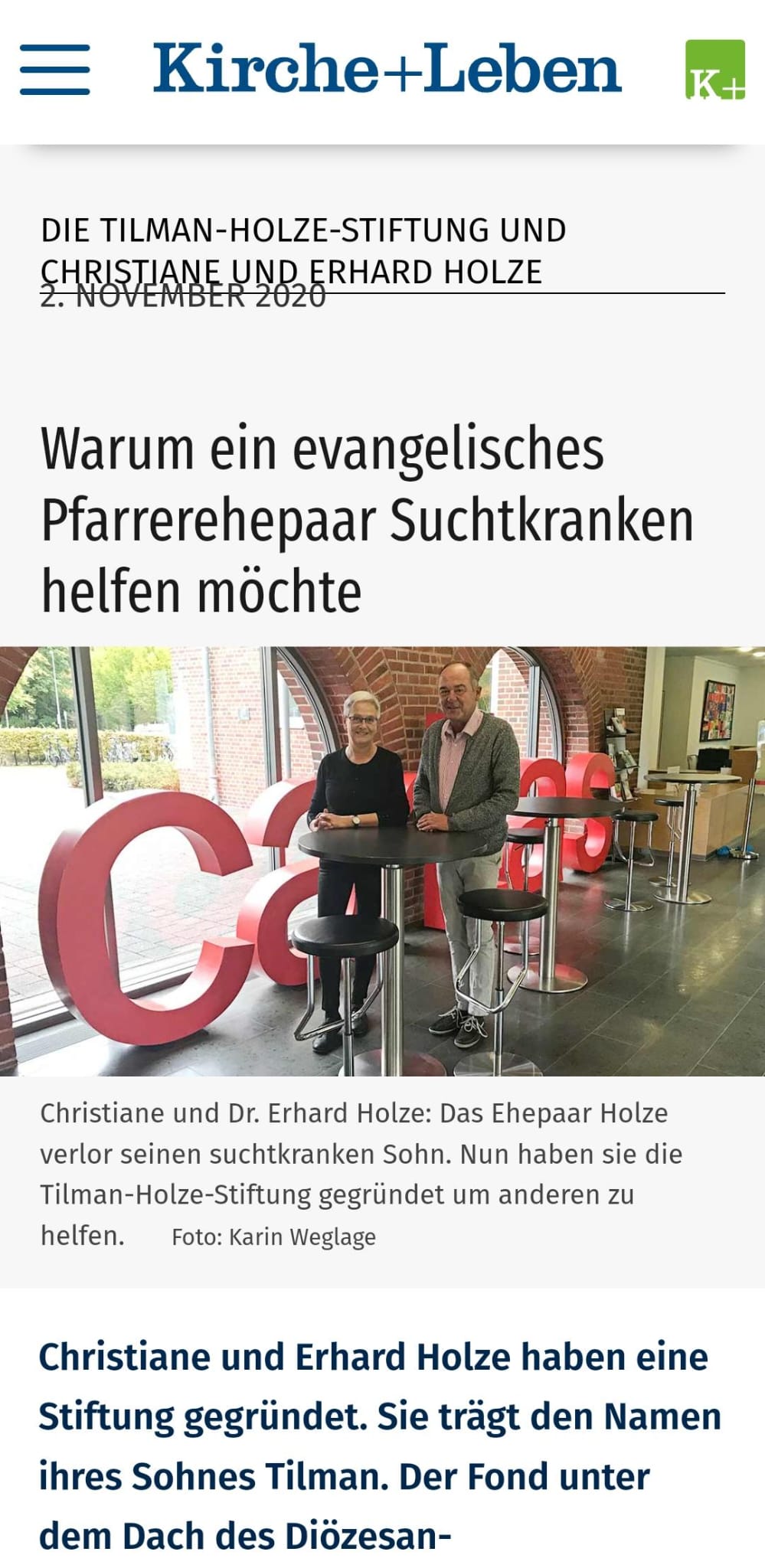 Christiane und Erhald Holze im Haupteingang der Caritas in Münster