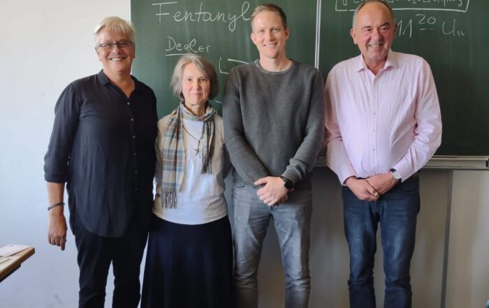 Gruppenbild mit den Lehrer*innen