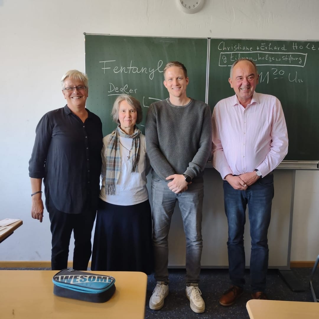 Gruppenbild mit den Lehrer*innen