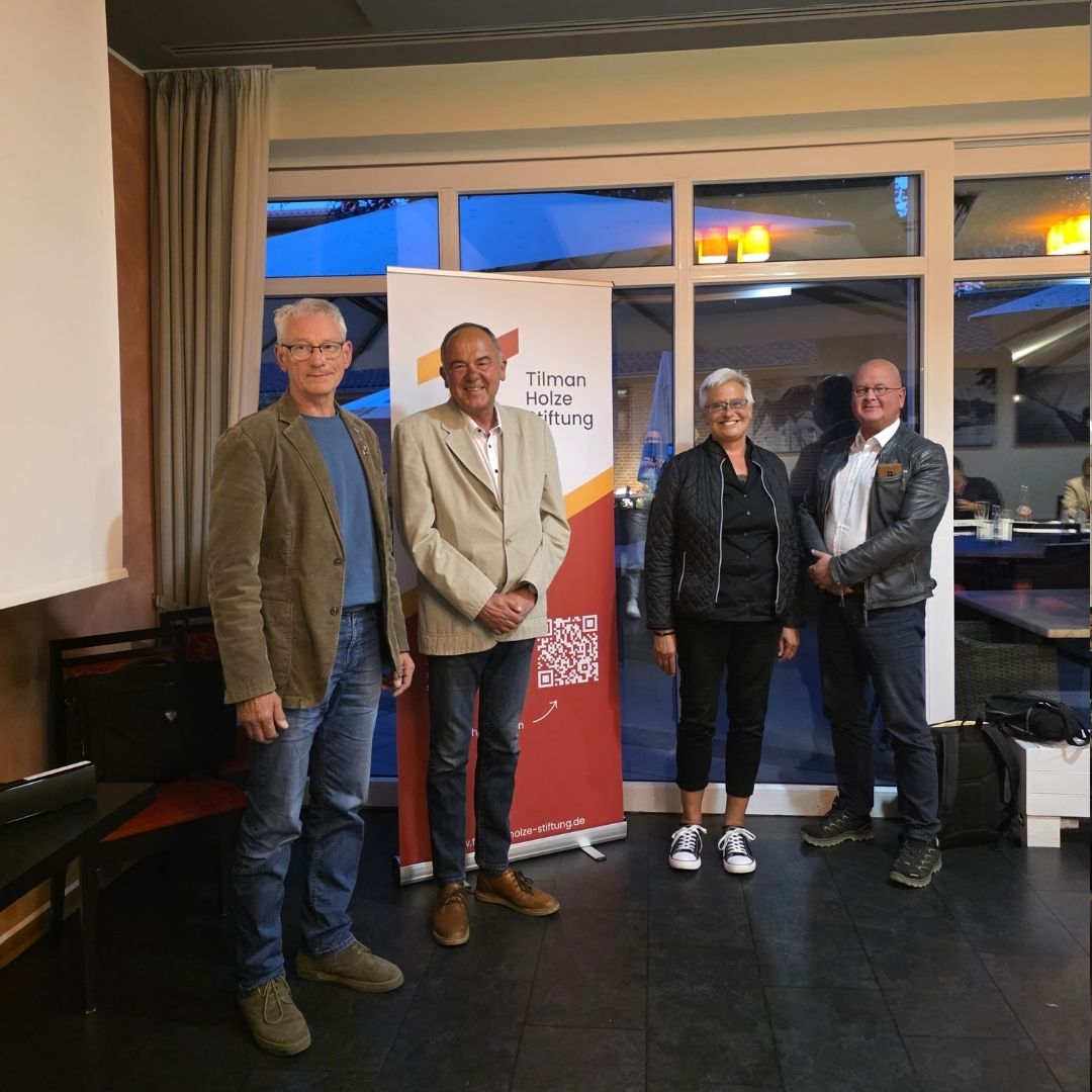 Ems Insta 3 Erhard und Christiane mit dem Rotary Club und Frank Weyen