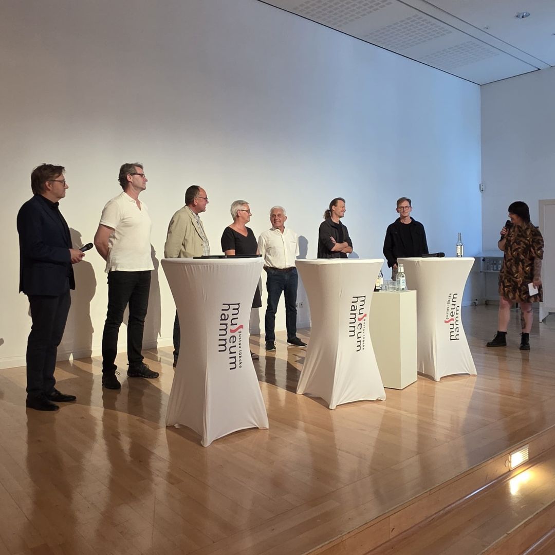 Suchttag 2 Holzes diskutieren im Podium