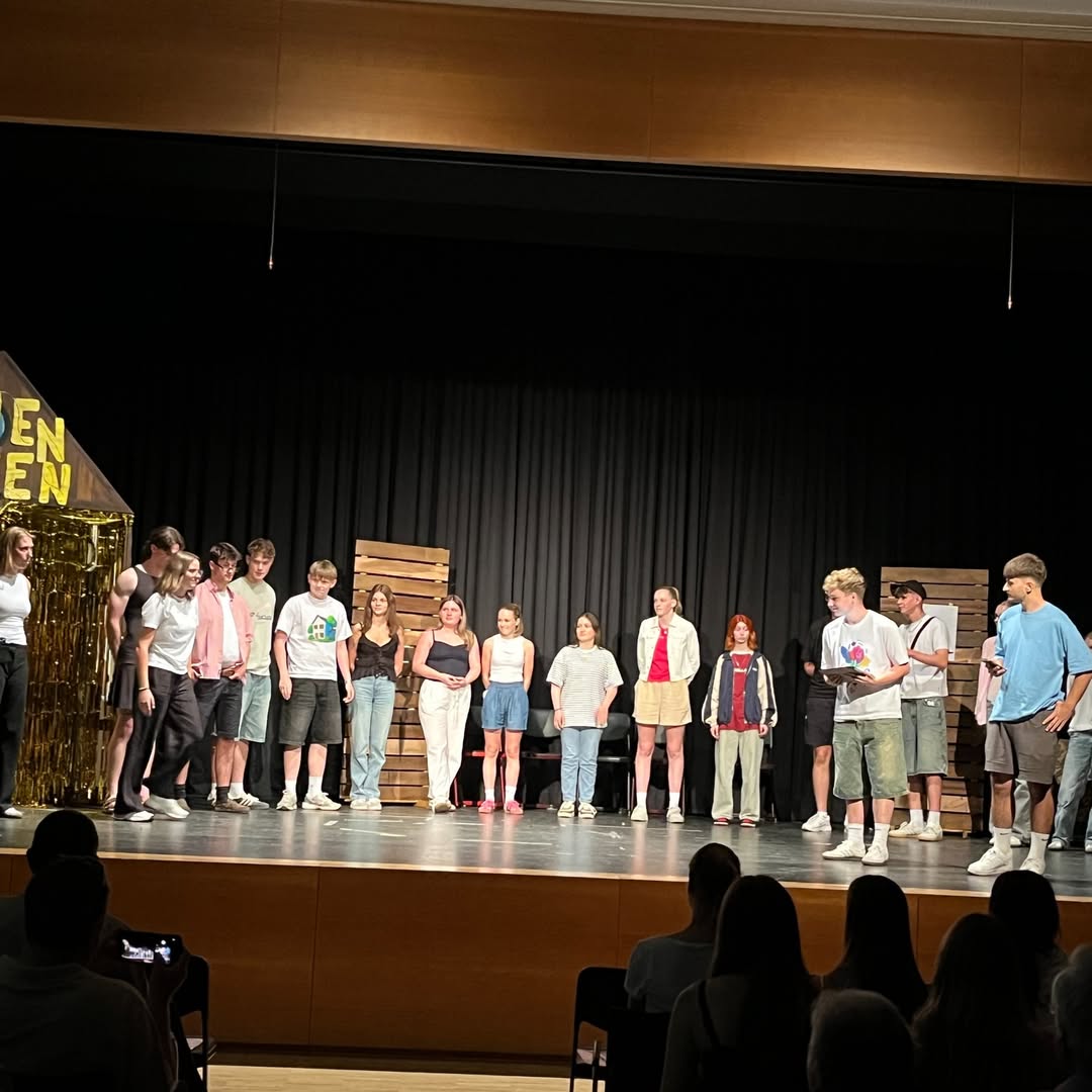 Gruppenbild des Theaters