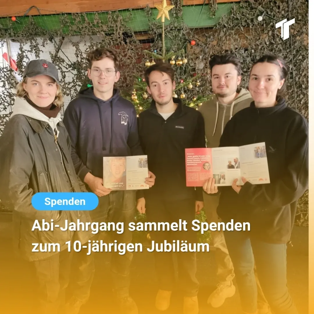 Schüler*innen mit Flyer und Beitragscover.