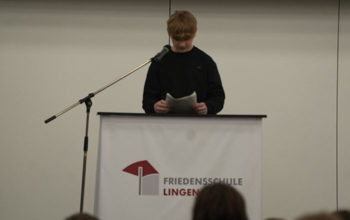 Schüler am Rednerpult
